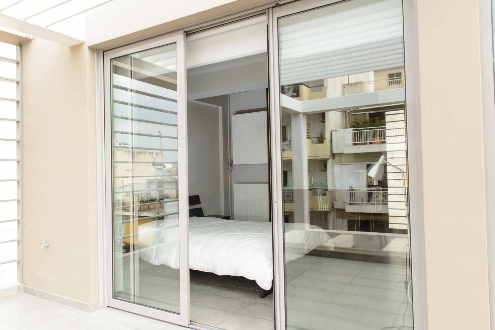 Bright Loft With Terrance - Next To Metro Kerameikos Atenas Exterior foto