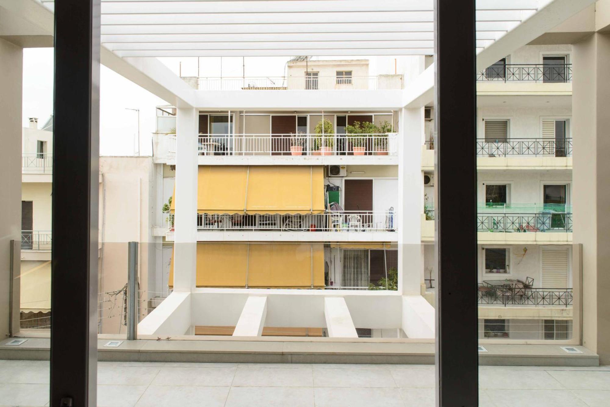 Bright Loft With Terrance - Next To Metro Kerameikos Atenas Exterior foto