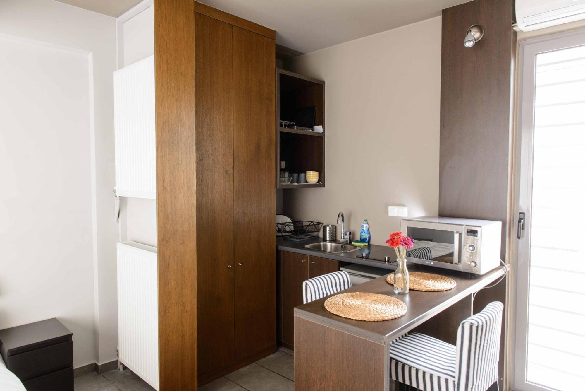 Bright Loft With Terrance - Next To Metro Kerameikos Atenas Exterior foto